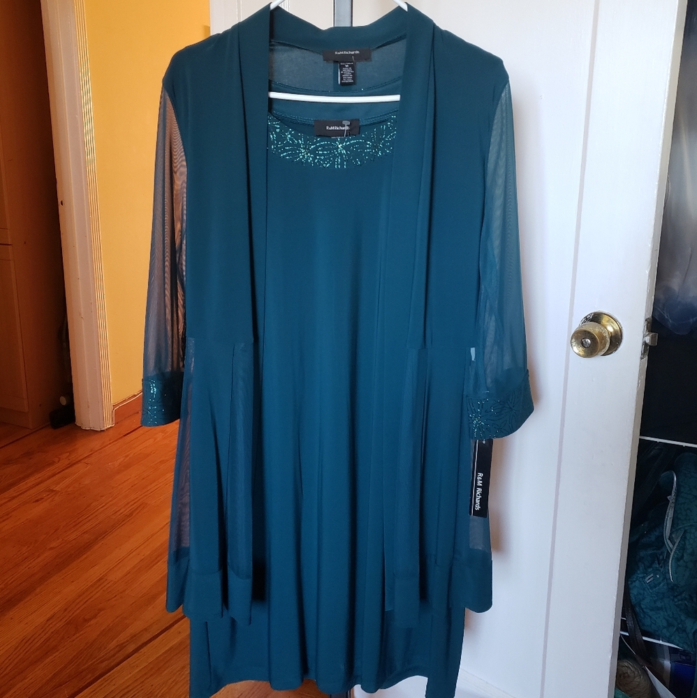 NWT Elegant emerald two piece set formal dress